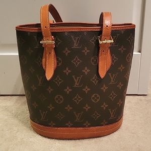 Louis vuitton petite monogram bucket bag